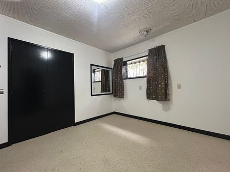 Freshly Renovated Modern 2-Bedroom Unit in Opaheke - Photo 5