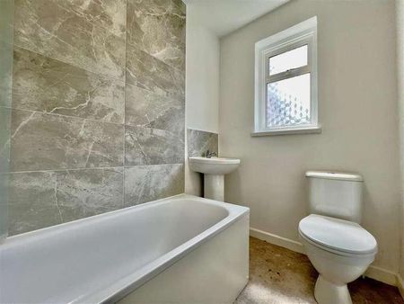 Elmcroft Close, Feltham, TW14 - Photo 3