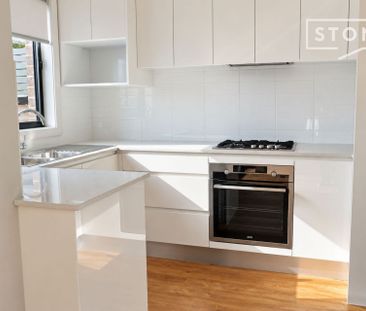 Terrific townhouse in the heart of everything that Warners Bay and ... - Photo 1
