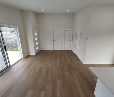 MODERN GRANNY FLAT - WATER INCLUDED - Photo 4