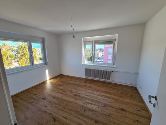 Erstbezug nach Sanierung - 2 Balkone - Bezirk Jakomini - Photo 1