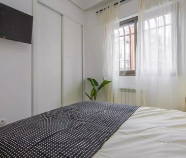Rooms for rent in 5-bedroom apartment in Latina - Photo 5