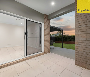 Near-New Metricon Home, 4 Bedrooms, 2 Living Areas, Ducted A/C, Sol... - Photo 4