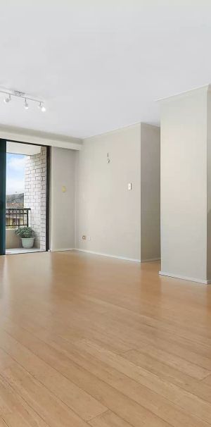 MGM MARTIN – TWO BEDROOM APARTMENT (BUILDING K2, LEVEL 5) - Photo 1