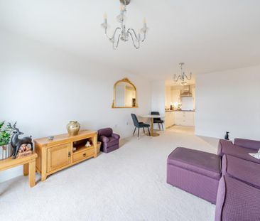 2 bedroom retirement property to rent - Photo 2