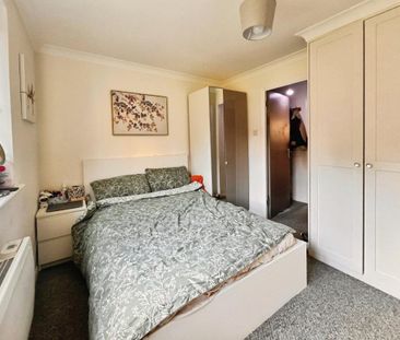 Conway Gardens, Grays, RM17 - Photo 3