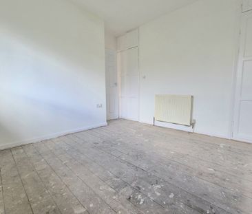 Cousin Lane - Photo 3