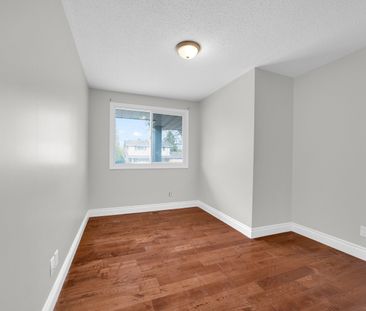 For Lease - 1896 Featherston Drive Unit# A, Alta Vista and Area, On... - Photo 1