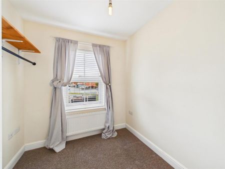 4 bedroom terraced house to rent - Photo 4