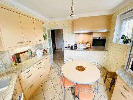 Location Maison 5 pièces 124m² CHARNAY LES MACON 71850 - Photo 4