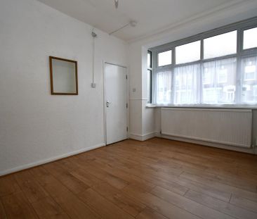 4 bedroom terraced house to rent - Photo 4