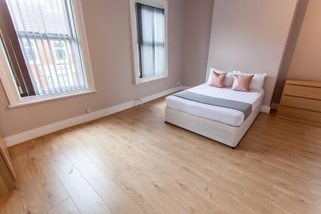 5 bedroom terraced house to rent - Photo 2