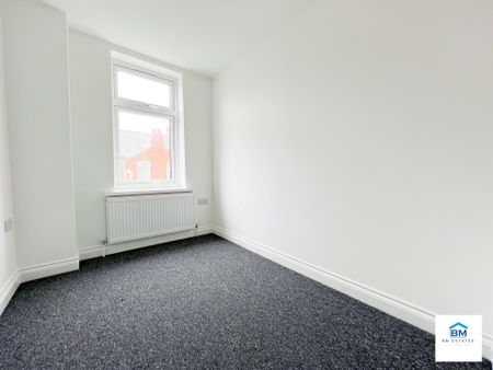 3 Bedroom Terraced - Photo 4