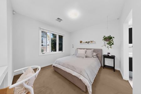 Versatility and Space in a Premium School Zoned Pocket - Photo 4