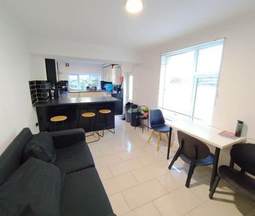 6 bedroom house to rent - Photo 1