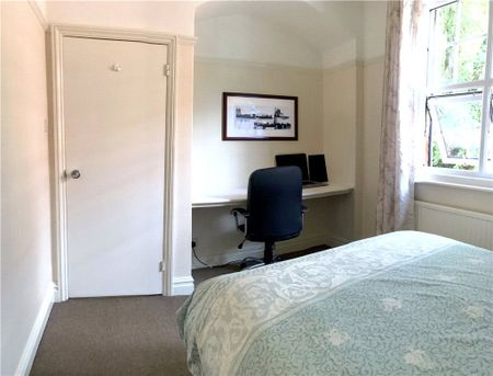 Middle Hill, Egham, Surrey, TW20 0JQ - Photo 3