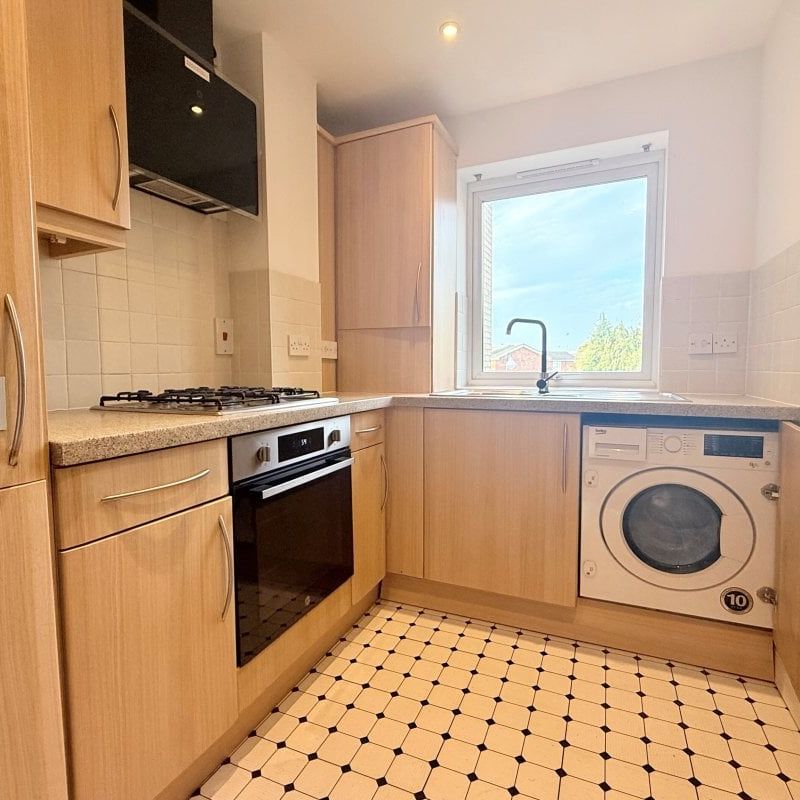 Gloucester Court - Photo 1