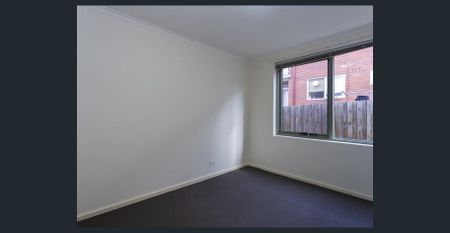 SPACIOUS 2 BEDROOM UNIT IN THE HEART OF THORNBURY - Photo 3