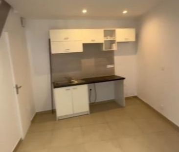 Location Appartement 2 pièces 38m² ST MAUR DES FOSSES 94210 - Photo 2