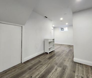 For Lease - 12 Ramsey Crescent, Hamilton, Ontario - Photo 2