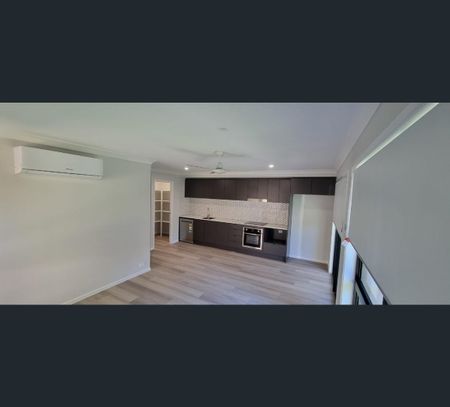 2/18 Elm Avenue, Woodridge, Qld 4114 - Photo 3