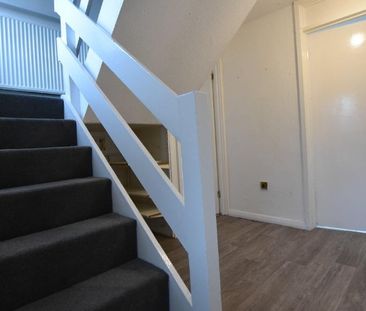 3 bedroom terraced house to rent - Photo 5