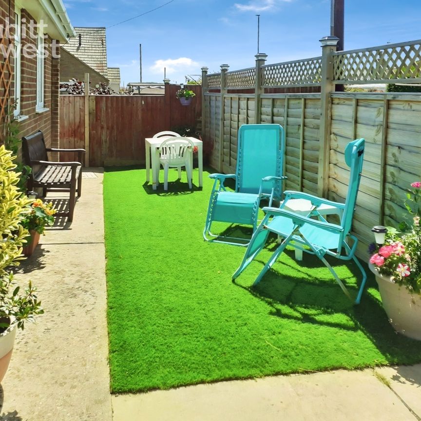 1 bedroom ground flat to rent - Photo 1