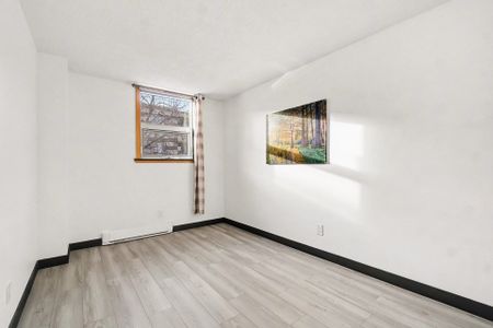 For Lease - 1180 Ohio Street Unit# 207, Billings Bridge - Riverside Park and Area, Ontario - Photo 4