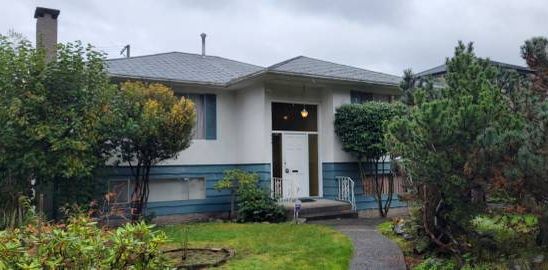 Home for rent in Burnaby - Photo 2