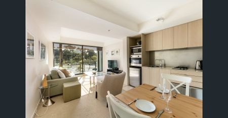 "The Hallmark" - FULLY FURNISHED - Photo 4