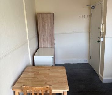 Room in a Shared House, Stuart Crescent, N22 - Photo 1