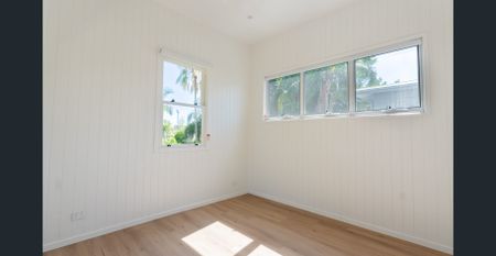 12 Marquis Street – 3 BED - 2.5 BATH - 2 LIVING - DOUBLE GARAGE - ENTERTAINER'S DECK - WIDE FRONT VERANDAH - Photo 4