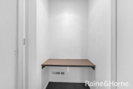 Two-Bedroom Apartment with Study area in Heart of Epping Park - Photo 3