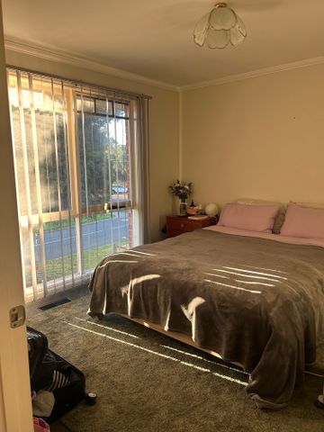 Thornbury - Photo 4