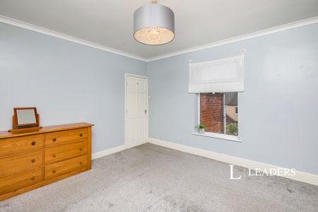 3 bedroom house to rent Wall Street, Ripley, Derbyshire, DE5 - Photo 2