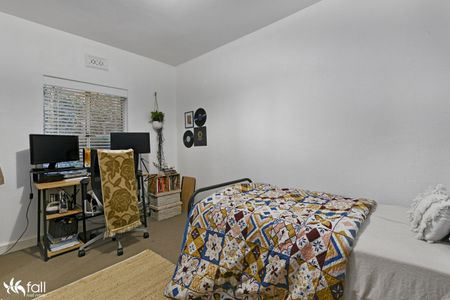 Two bedroom Unit, Great Location - Photo 4