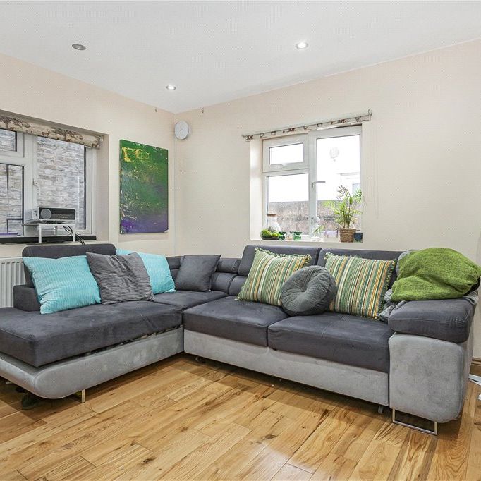 West Hill, Wandsworth, SW18 1RU - Photo 1