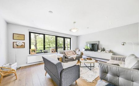 Meadowbank, Primrose Hill - Photo 4