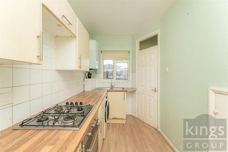 3 bedroom maisonette to rent - Photo 4