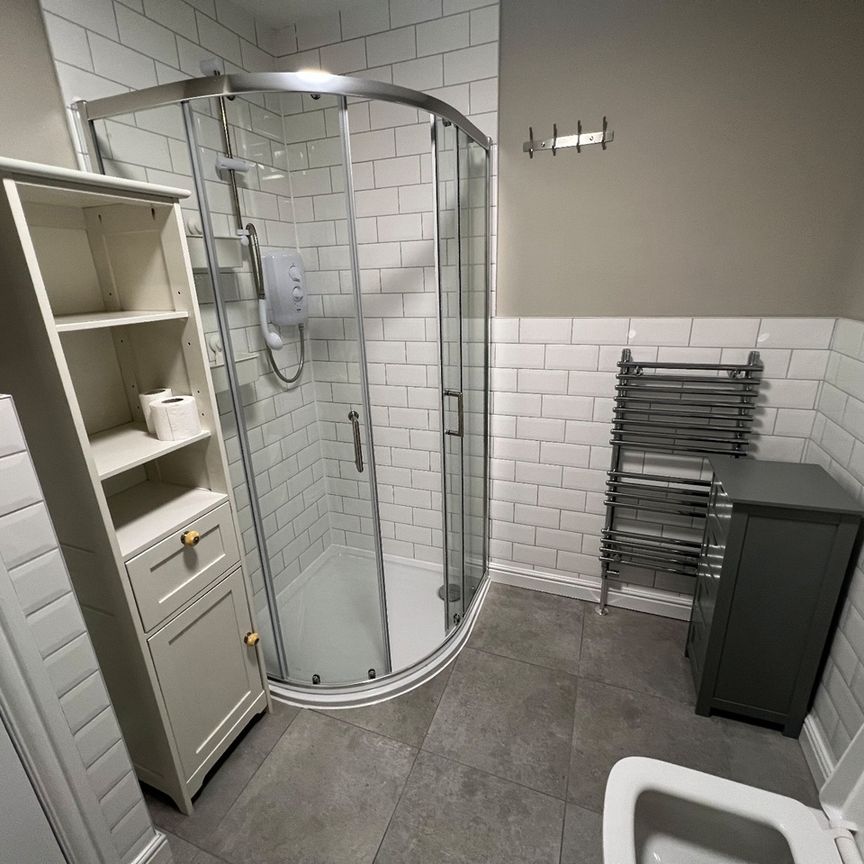 6 Bed Semi-Detached House, Birch Grove, M14 - Photo 1