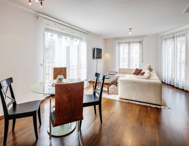 Sunny 1-room apartment with balcony and washing machine - Photo 1