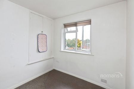 3 bedroom apartment to rent - Photo 3