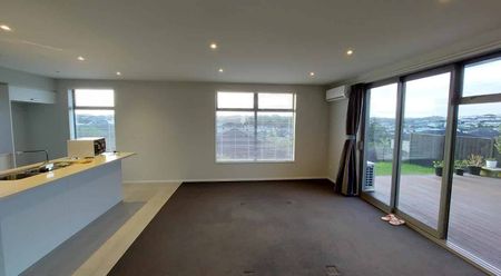 Spacious family Home in Millwater - Photo 4