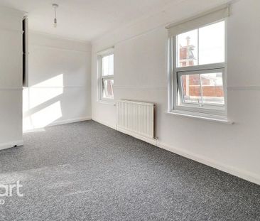 4 bedroom townhouse to rent - Photo 3