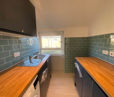 Price £895 pcm - Available Now - Unfurnished - Photo 2