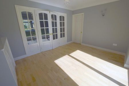 4 bedroom detached house to rent - Photo 4