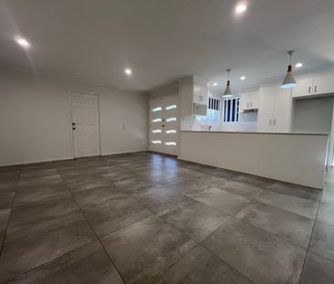 Newly Renovated 3 Bedroom Family Home - Photo 3