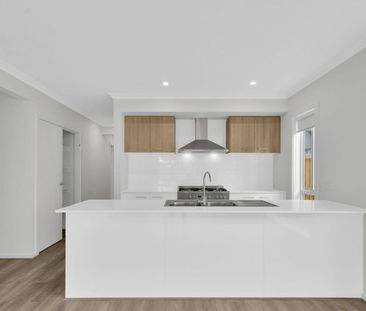 4 Bedrooms House with Convenient Access to Amenities in Wyndham Vale - Photo 5