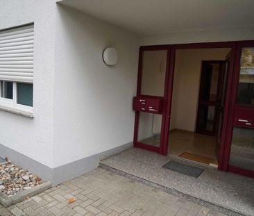 Gemütliche 2-Zi-Wohnung mit Freisitz in ruhiger Wohngegend in Fried... - Photo 2