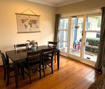 Warm and welcoming on Wyndham! - Photo 1